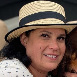 Meet your Posher, Monique